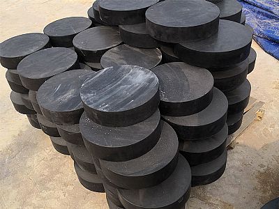 绥滨县板式橡胶支座由若干层橡胶片与薄钢板经加压硫化